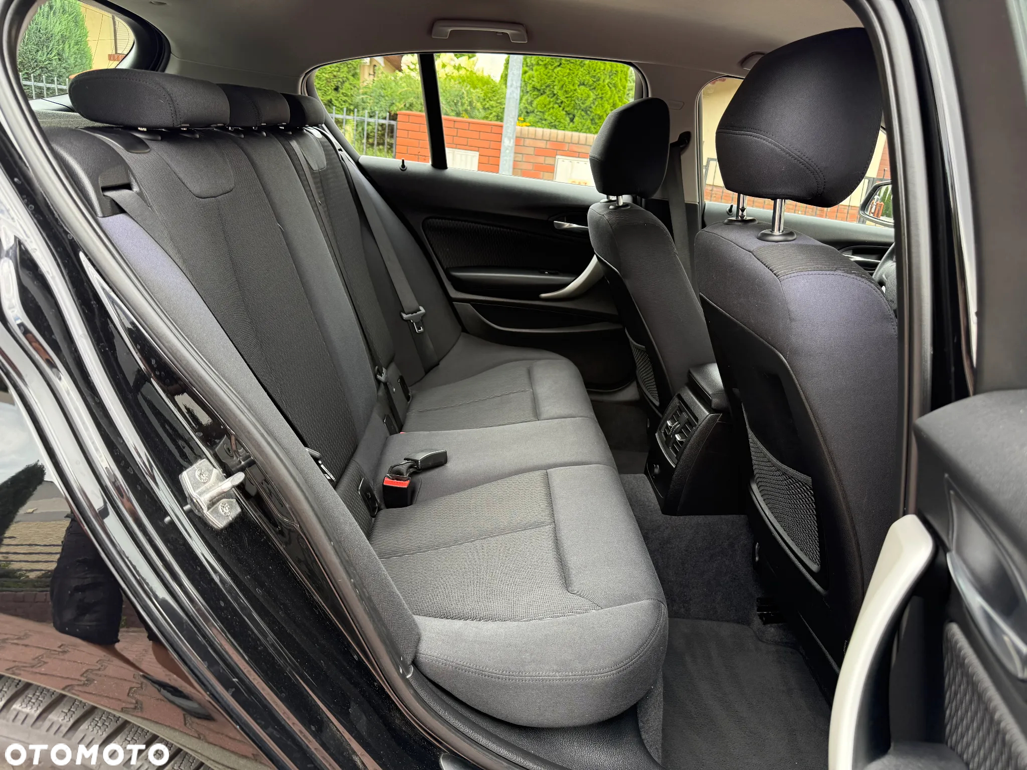 BMW Seria 1 116i - 22