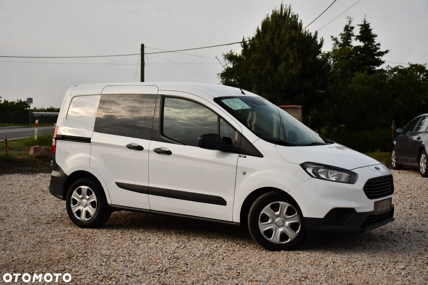 Ford Transit Courier - 9