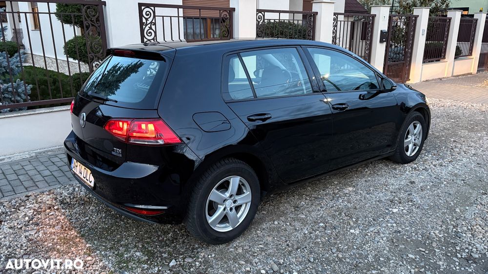 Volkswagen Golf - 28