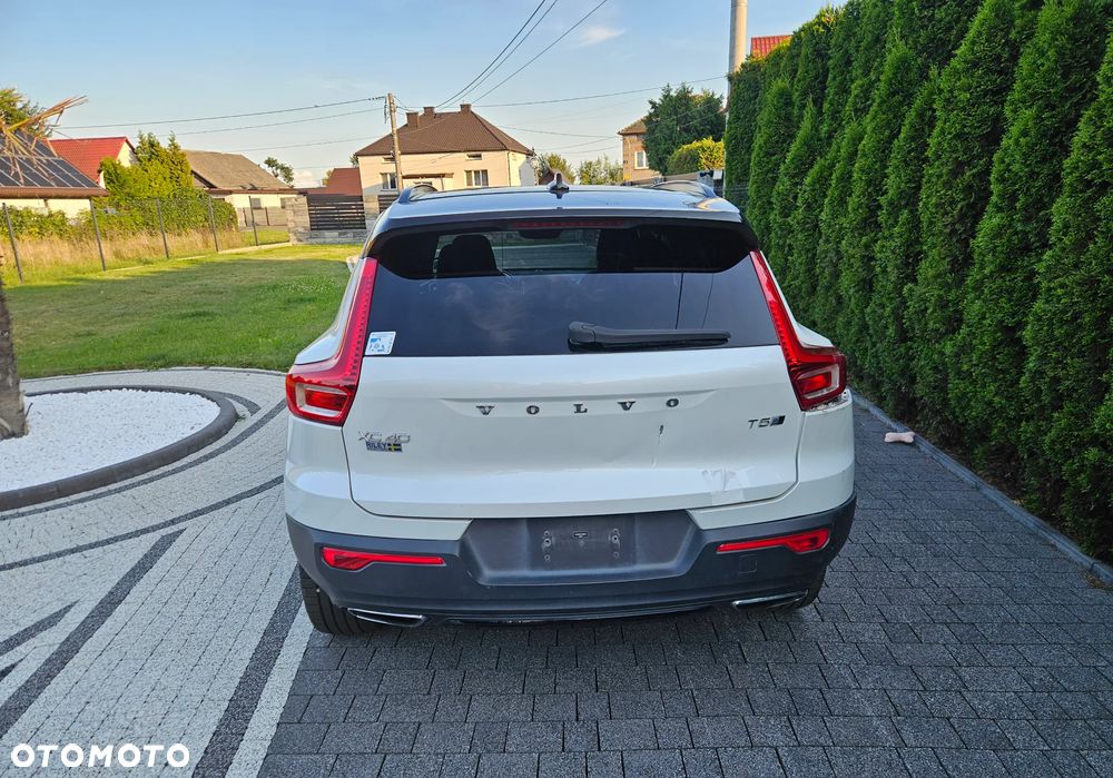 Volvo XC 40 - 4