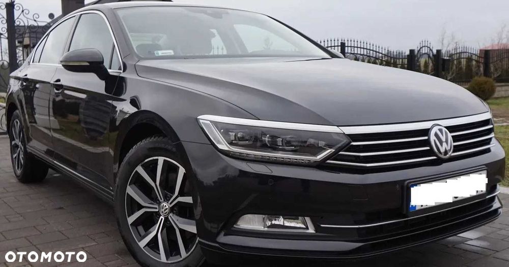 Volkswagen Passat - 1