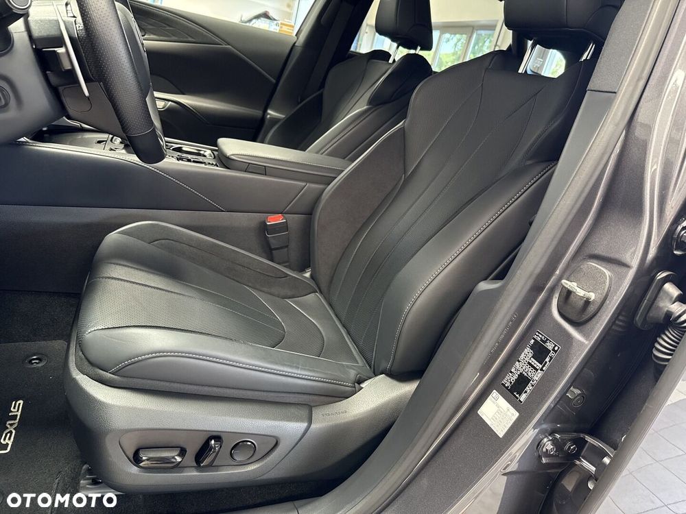 Lexus RX - 16