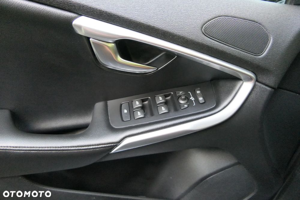 Volvo V40 D4 Summum - 32