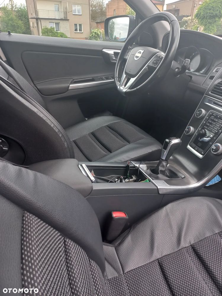 Volvo XC 60 D4 Drive-E Momentum - 17