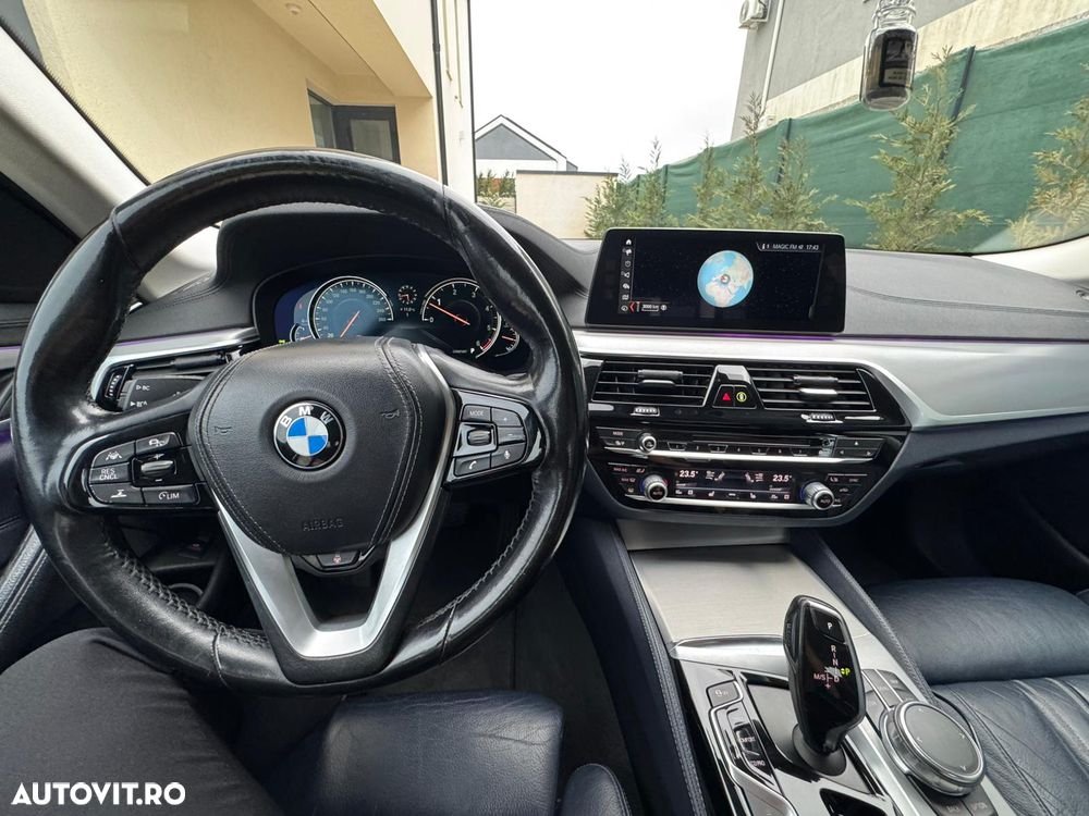 BMW Seria 5 530d xDrive AT - 12