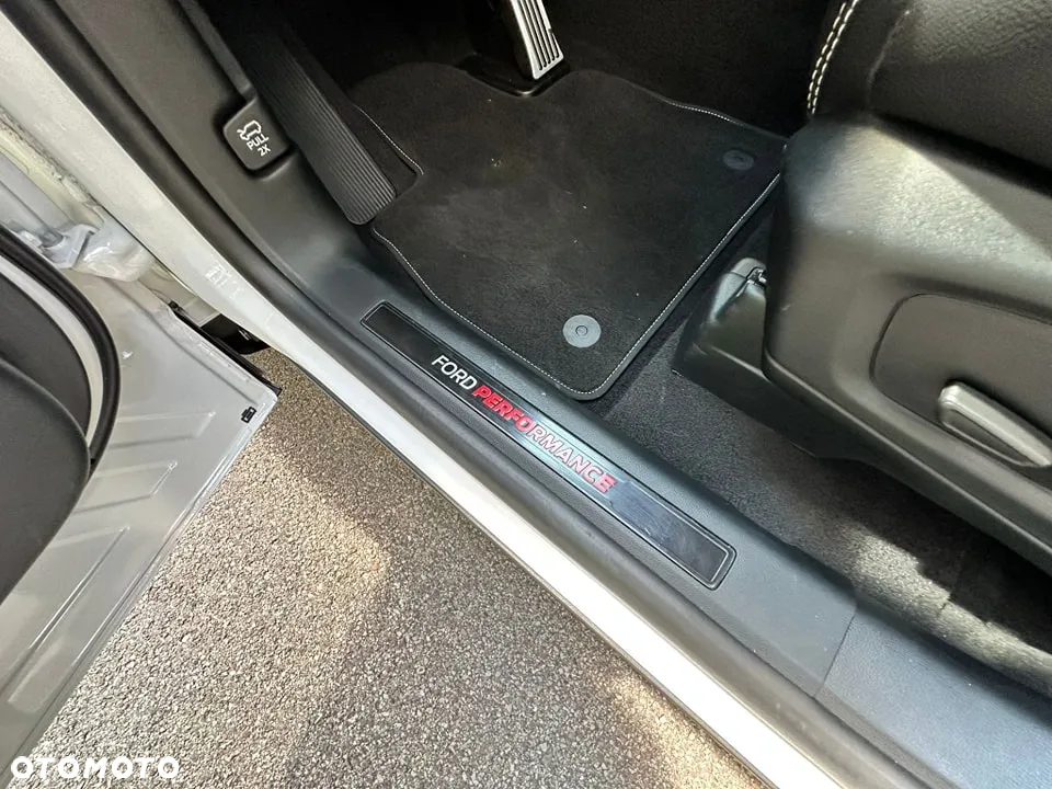 Ford Explorer EcoBoost Plug-in Hybrid ST-LINE - 14