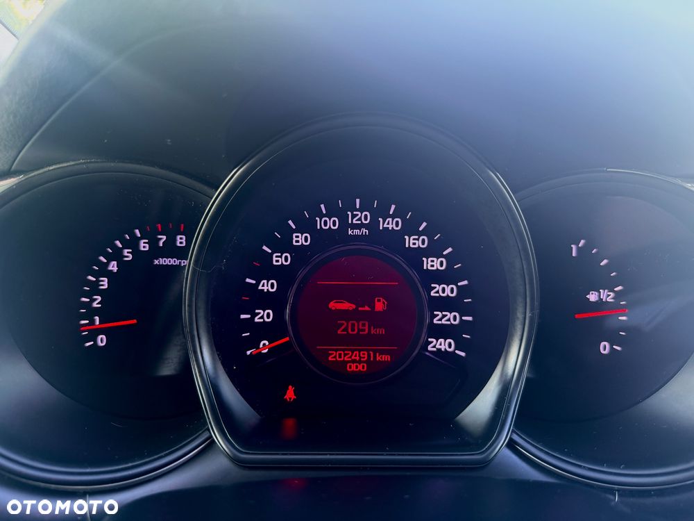 Kia Ceed 1.4 L - 12