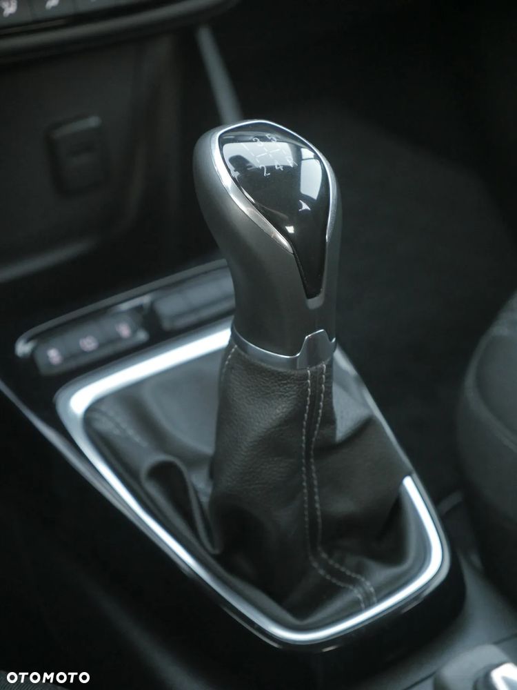 Opel Crossland X 1.2 Enjoy - 32