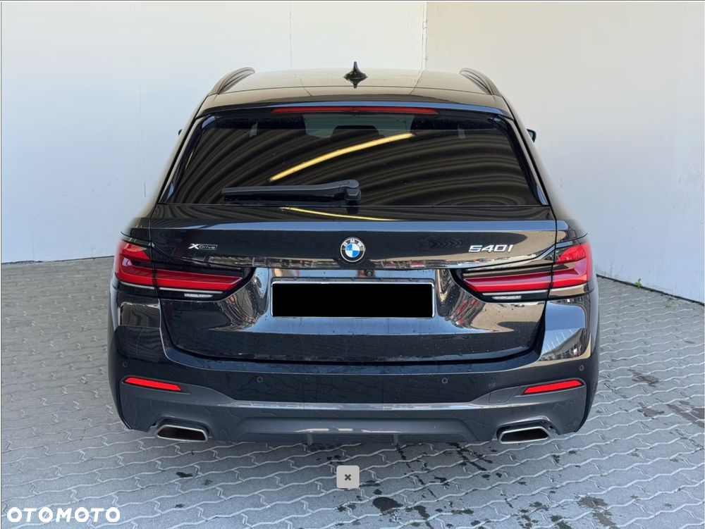 BMW Seria 5 540i xDrive - 4