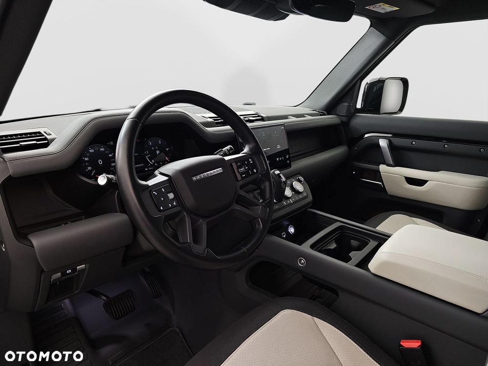 Land Rover Defender - 9