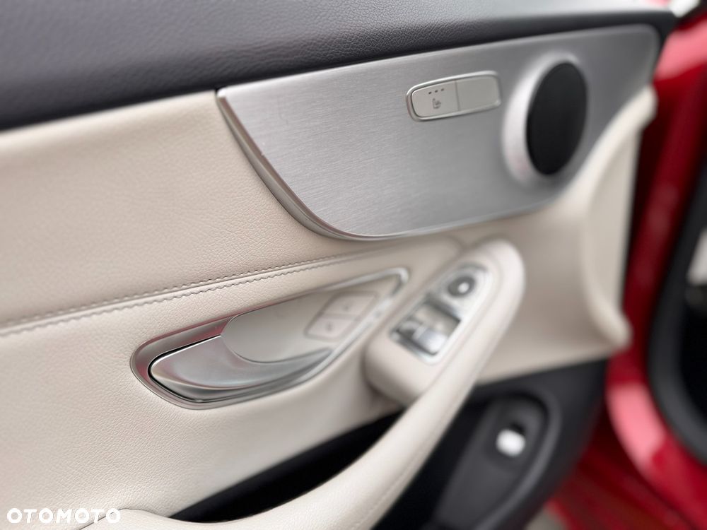 Mercedes-Benz Klasa C 200 4-Matic 9G-Tronic - 9