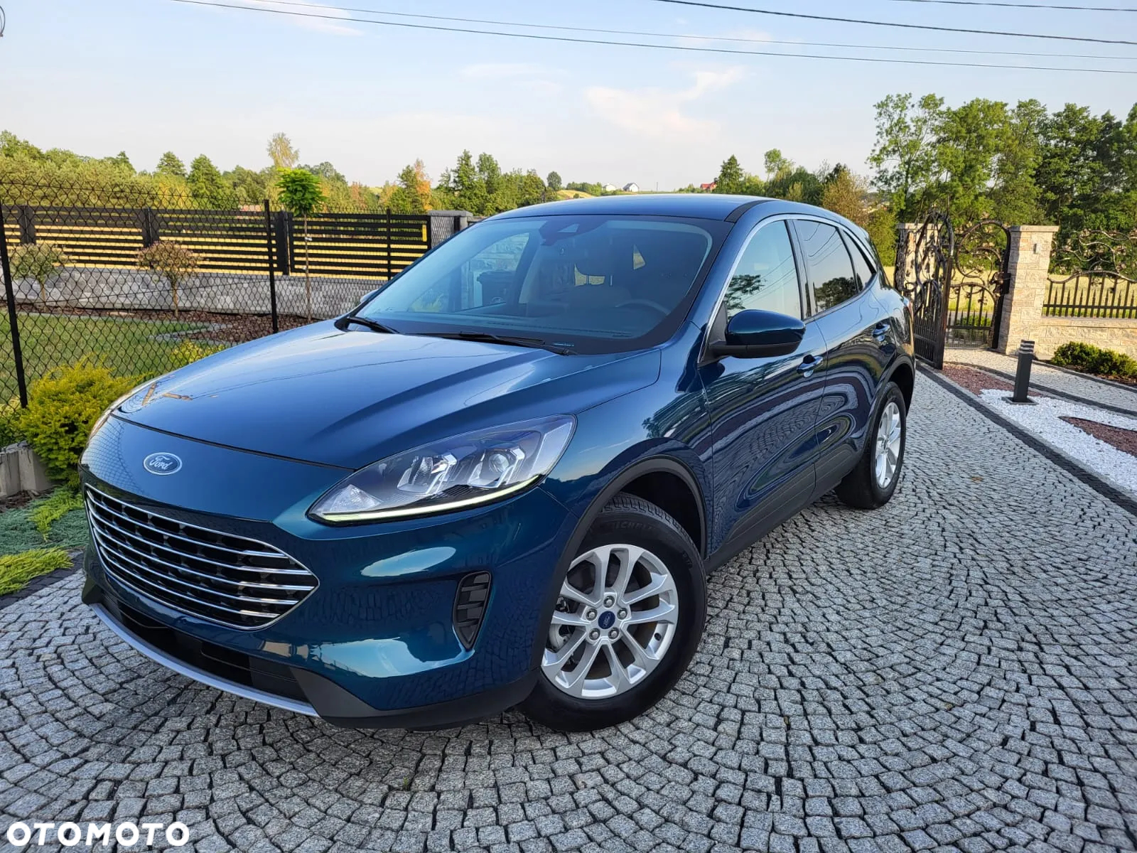 Ford Kuga - 10