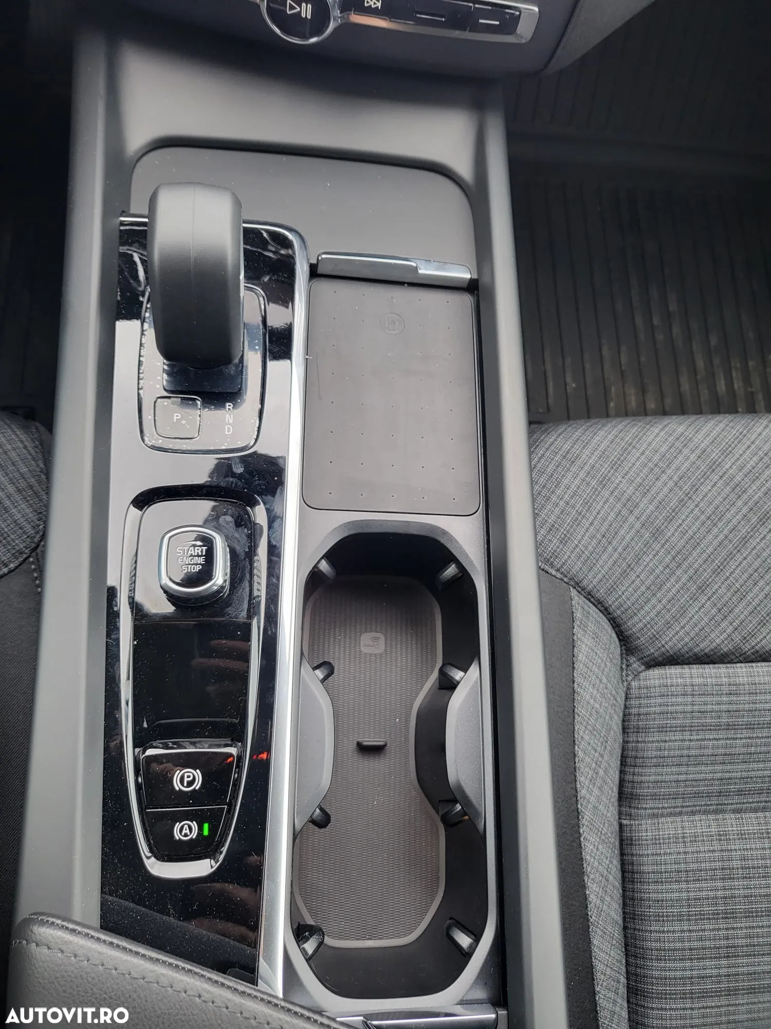 Volvo XC 60 B4 MHEV AT FWD Core - 24
