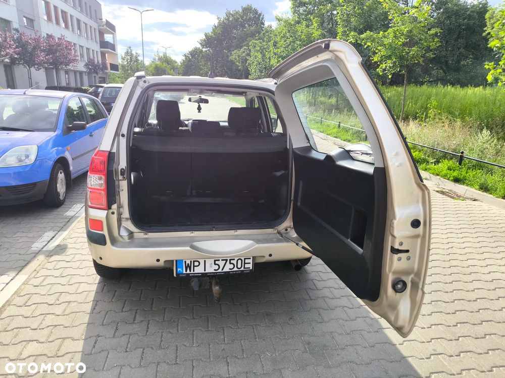 Suzuki Grand Vitara 2.0 De luxe - 12