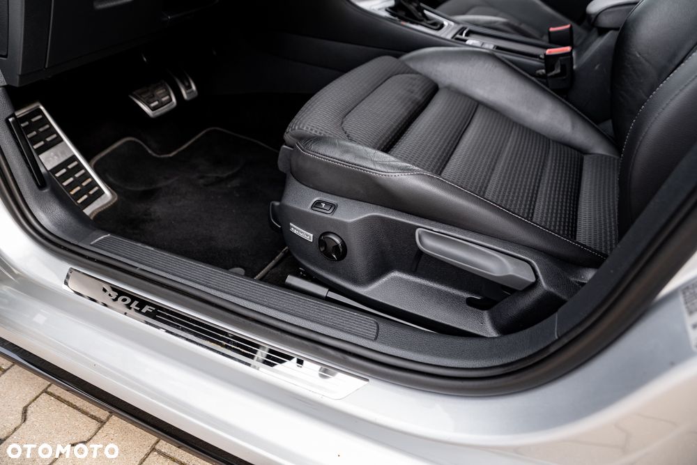 Volkswagen Golf 2.0 TDI BlueMotion Technology DSG Highline - 19