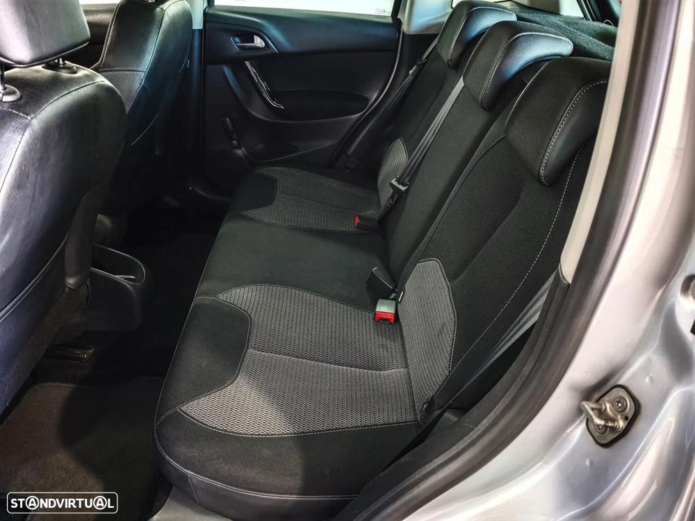 Citroën C3 1.2 PureTech Shine - 19