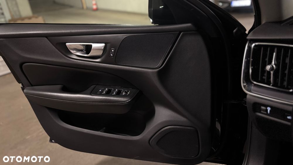 Volvo V60 B4 D Momentum Pro - 17