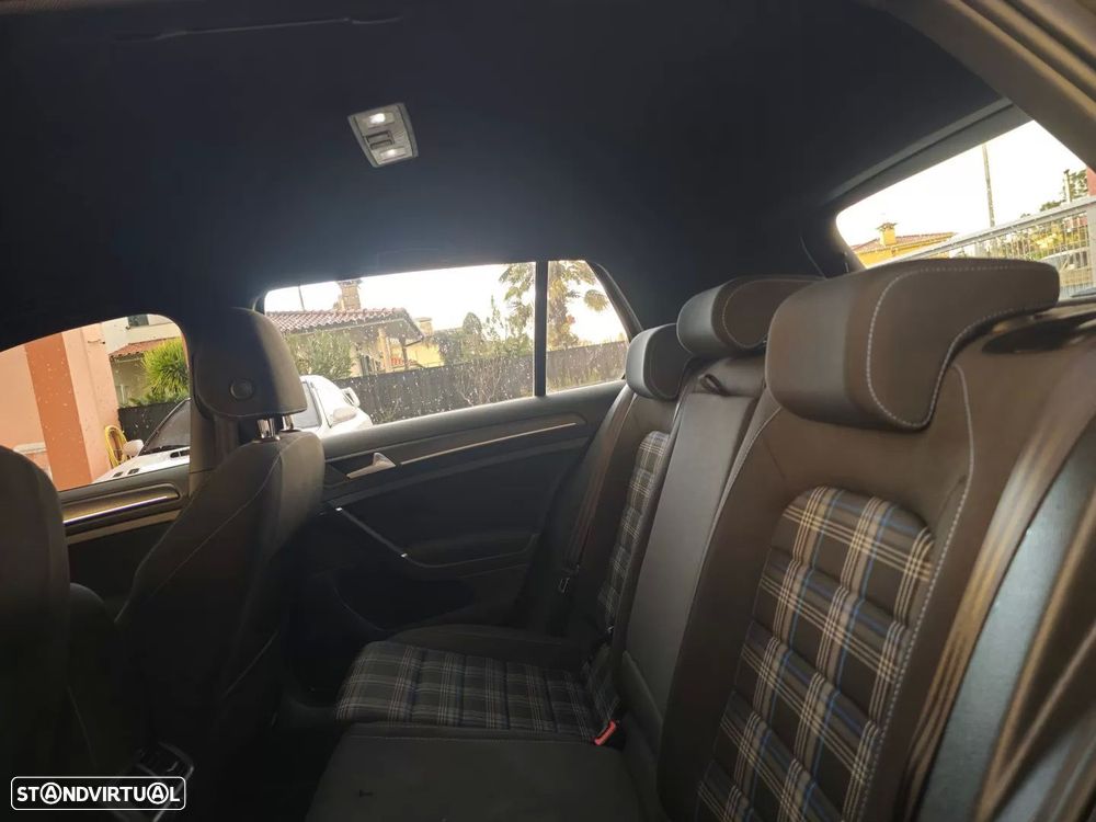 VW Golf 1.4 TSI e-Hybrid DSG - 10