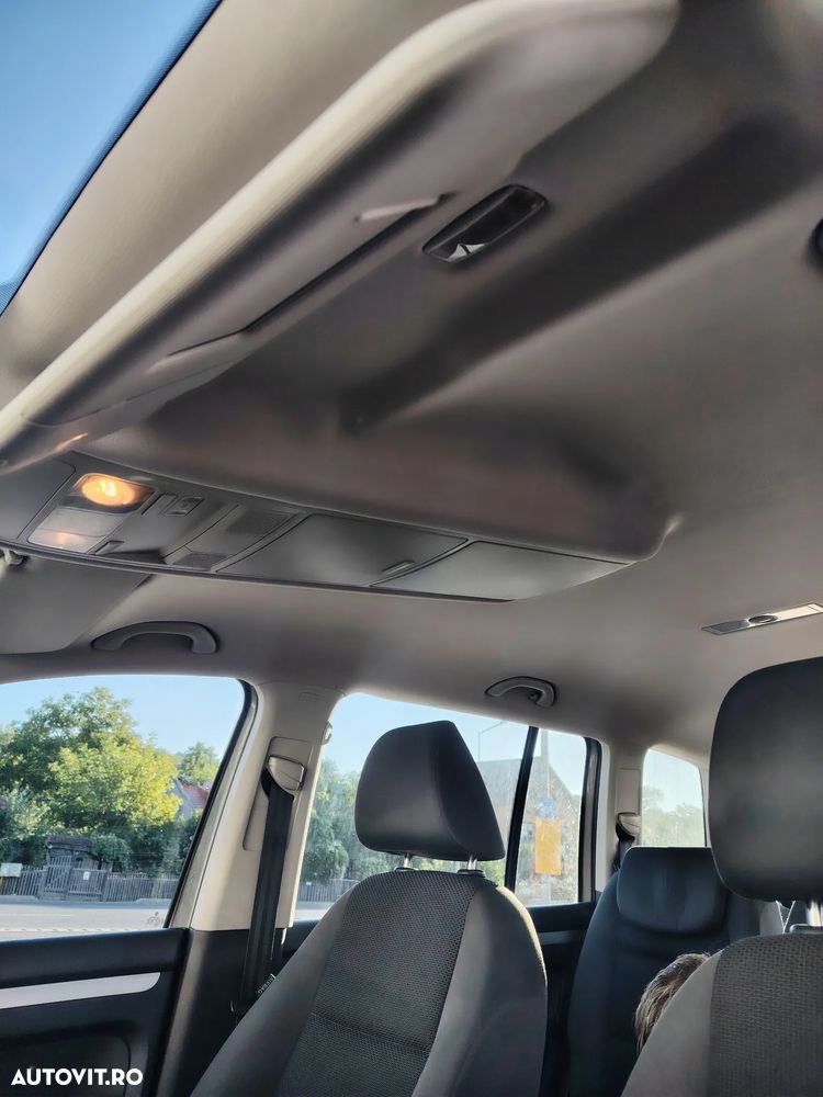Volkswagen Touran 1.6 TDI BlueMotion Technology Comfortline - 8