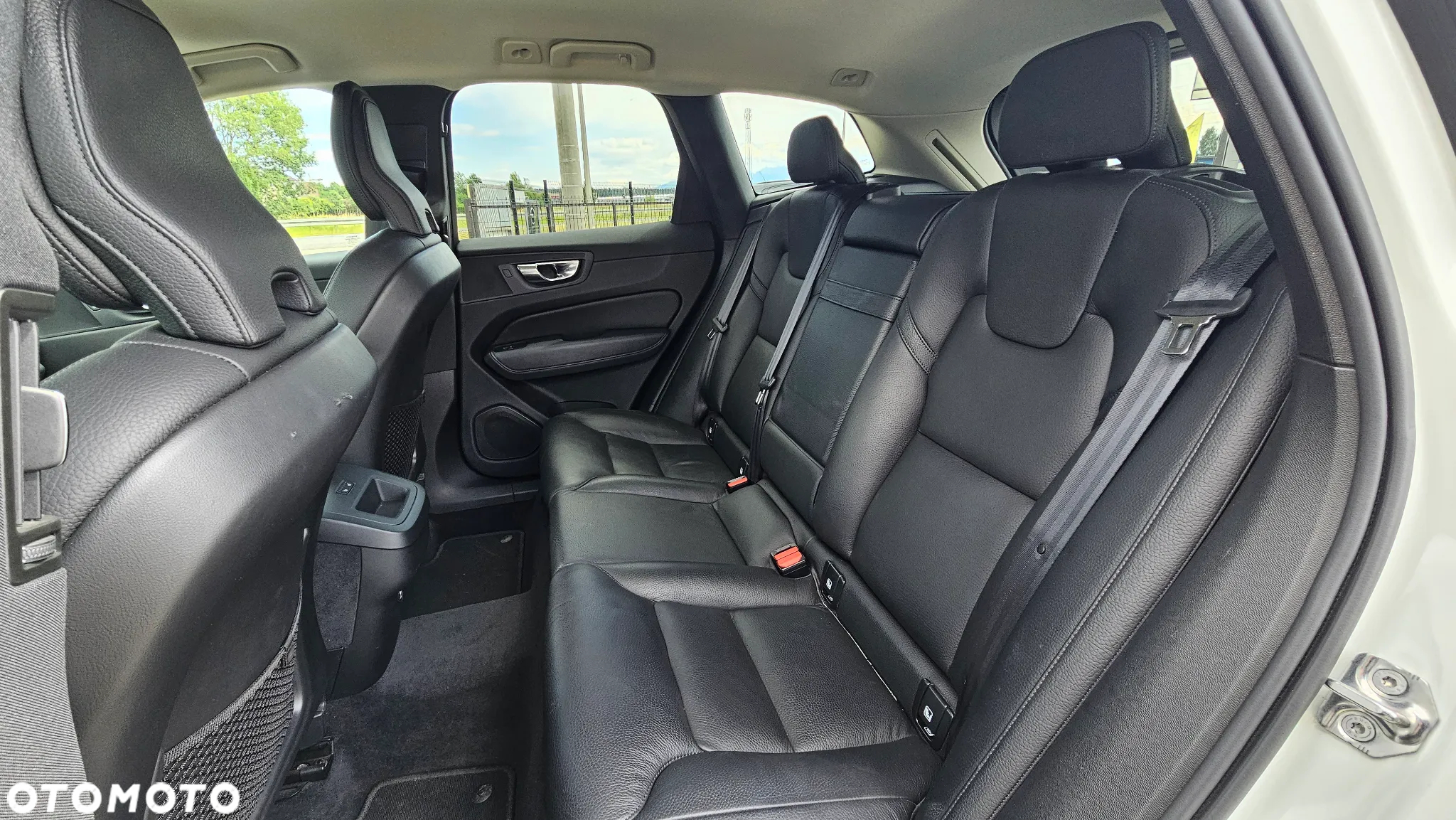 Volvo XC 60 B4 D Momentum - 8