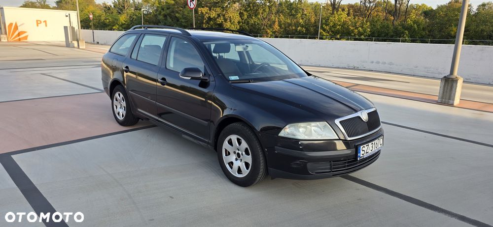 Skoda Octavia 1.6 Combi Ambiente - 2