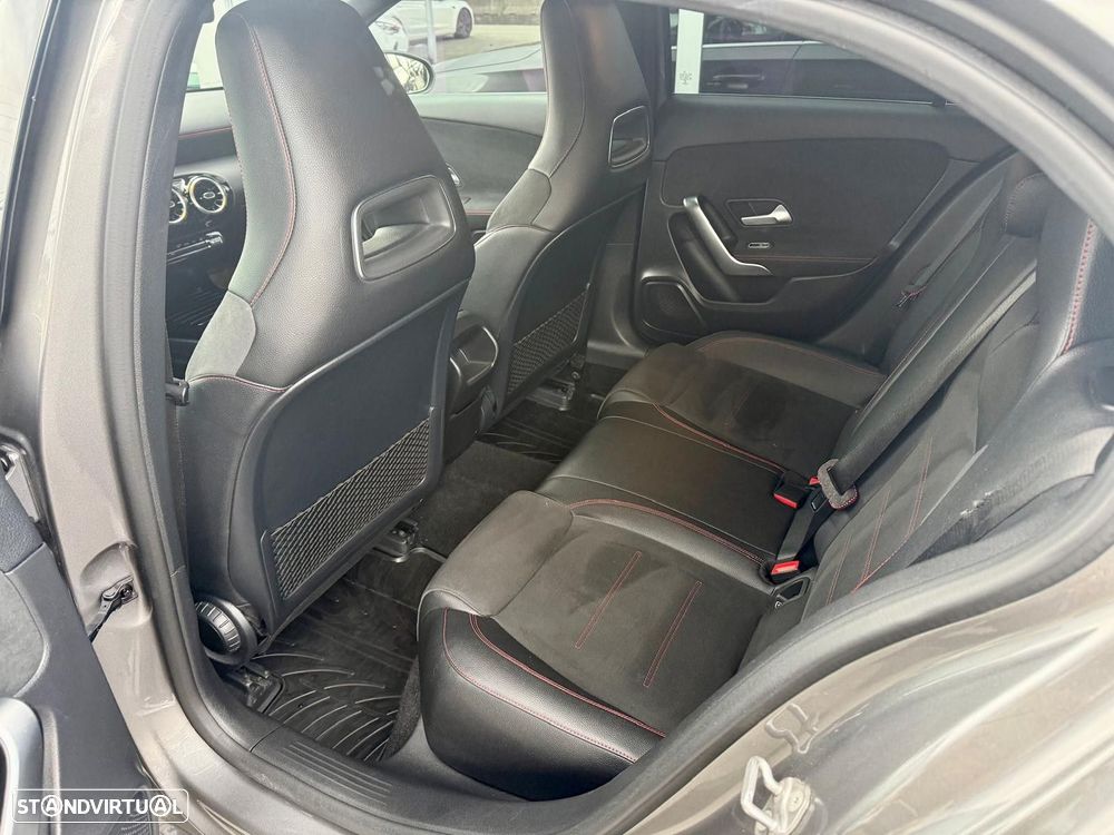 Mercedes-Benz A 250 e AMG Line - 10