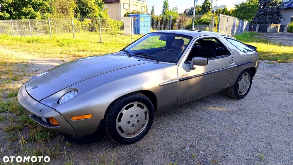 Porsche 928 - 11