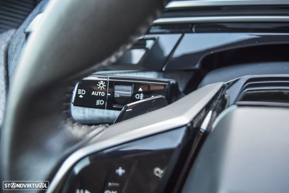 Peugeot 5008 1.2 Hybrid Allure e-DCS6 - 26