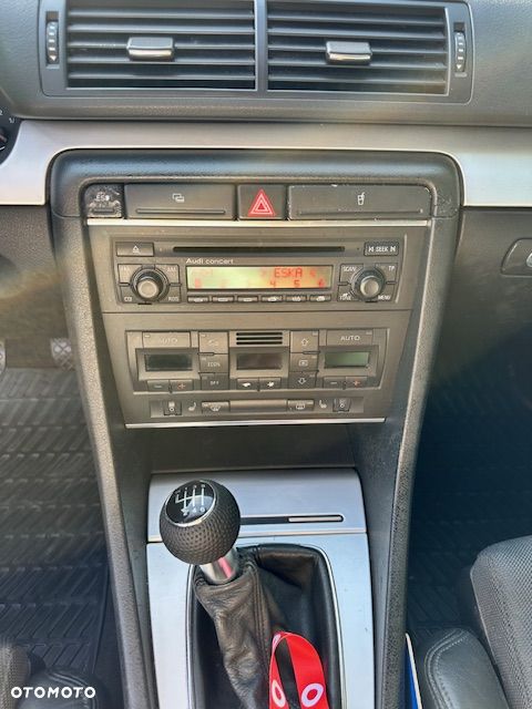 Audi A4 Limousine - 16