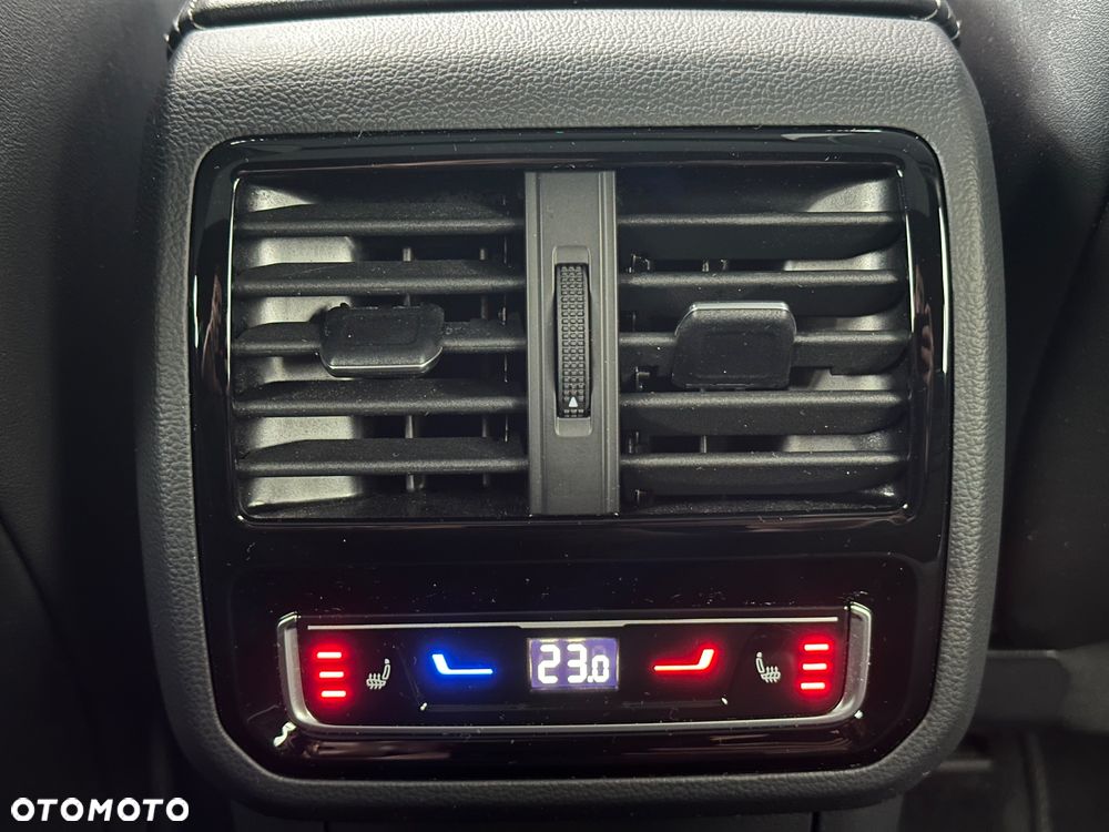 Volkswagen Arteon 2.0 TDI SCR 4Motion DSG R-Line - 16