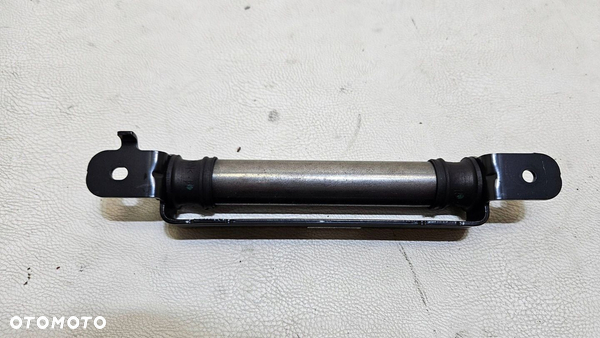 CIĘŻAREK WYRÓWNOWAŻAJĄCY KLAPĘ BAGAŻNIKA AUDI A7 C8 LIFT 8W6827242D