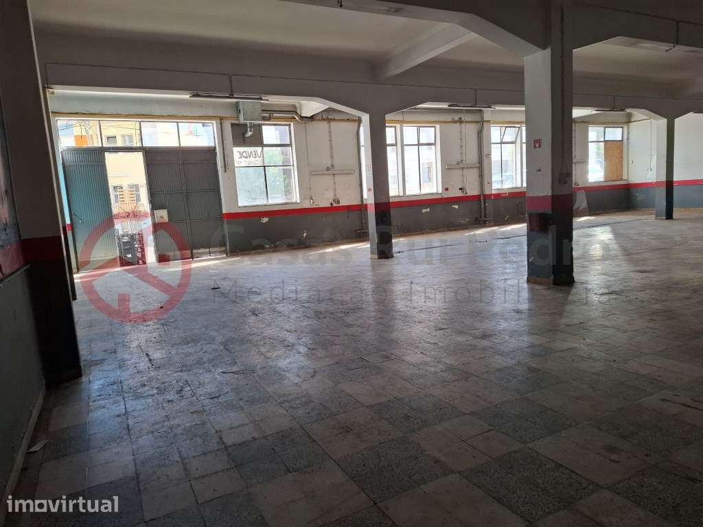 Armazém com 700m2 na Cruz de Pau - Grande imagem: 3/20