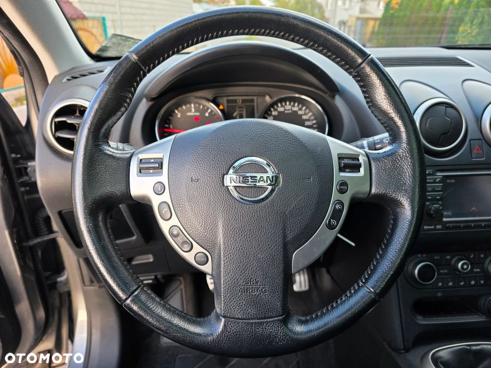 Nissan Qashqai 2.0 dCi 4 x 4 DPF tekna - 22