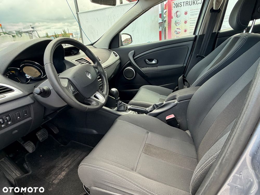 Renault Megane TCe 180 Dynamique - 9