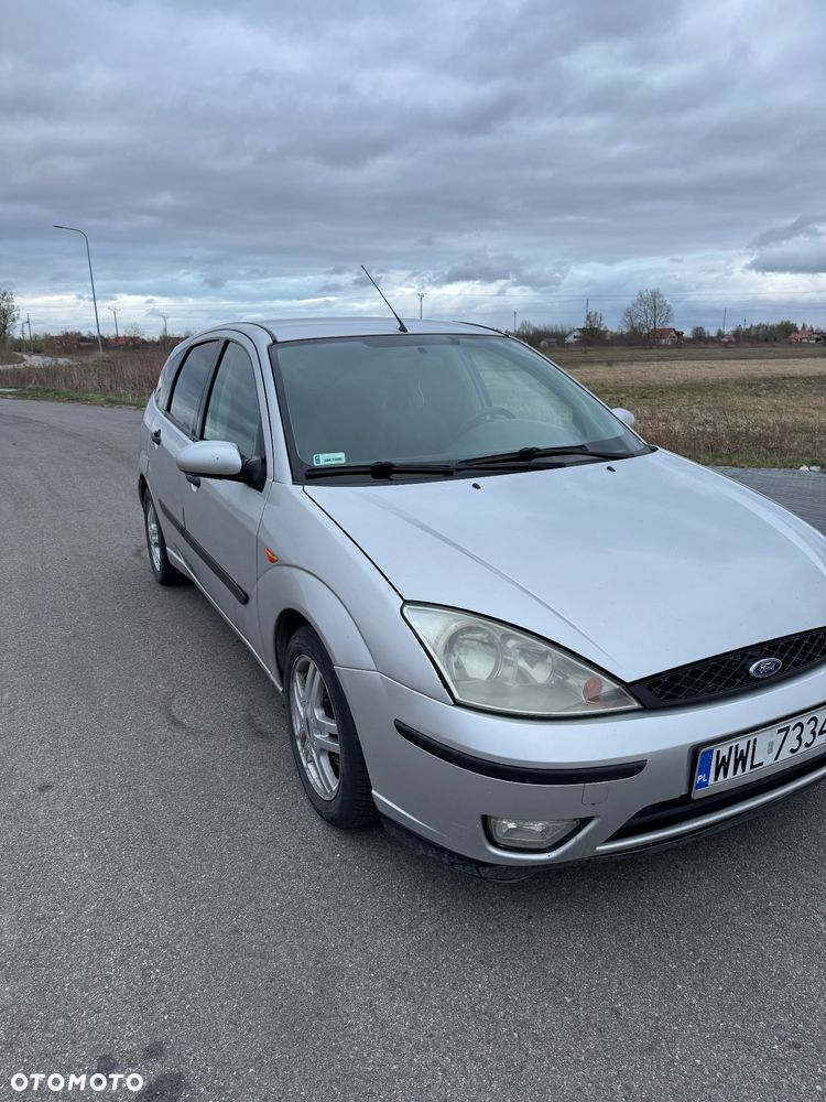Ford Focus 1.8 DI Futura - 2