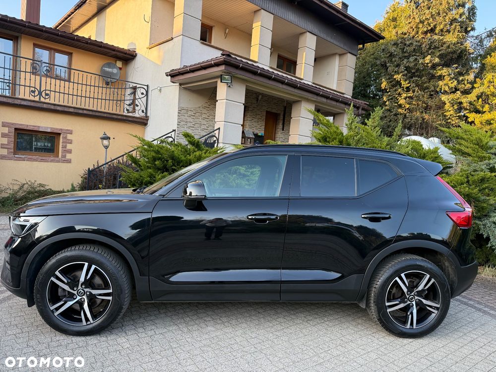 Volvo XC 40 B4 B DKG Plus Black Edition - 4