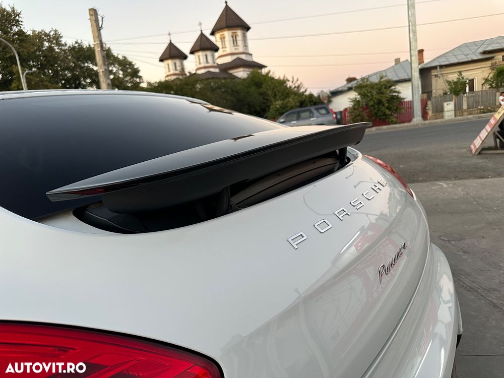 Porsche Panamera - 18