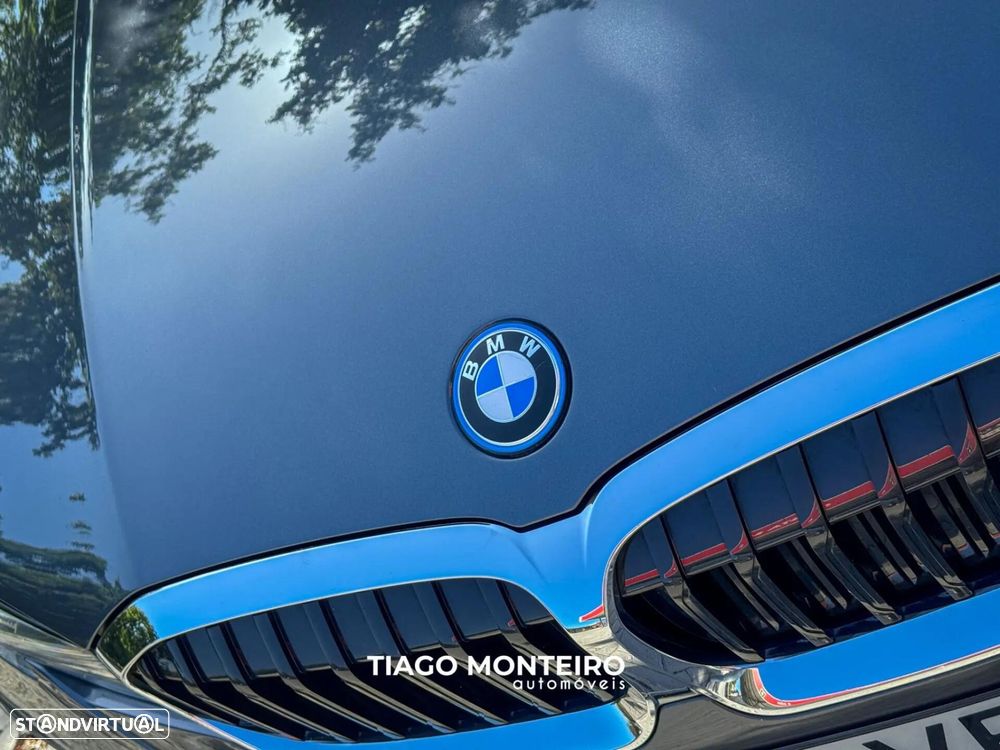 BMW 330 e Pack Desportivo M Auto - 16