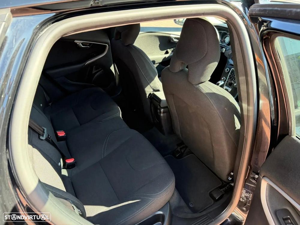 Volvo V40 2.0 D2 Momentum - 17