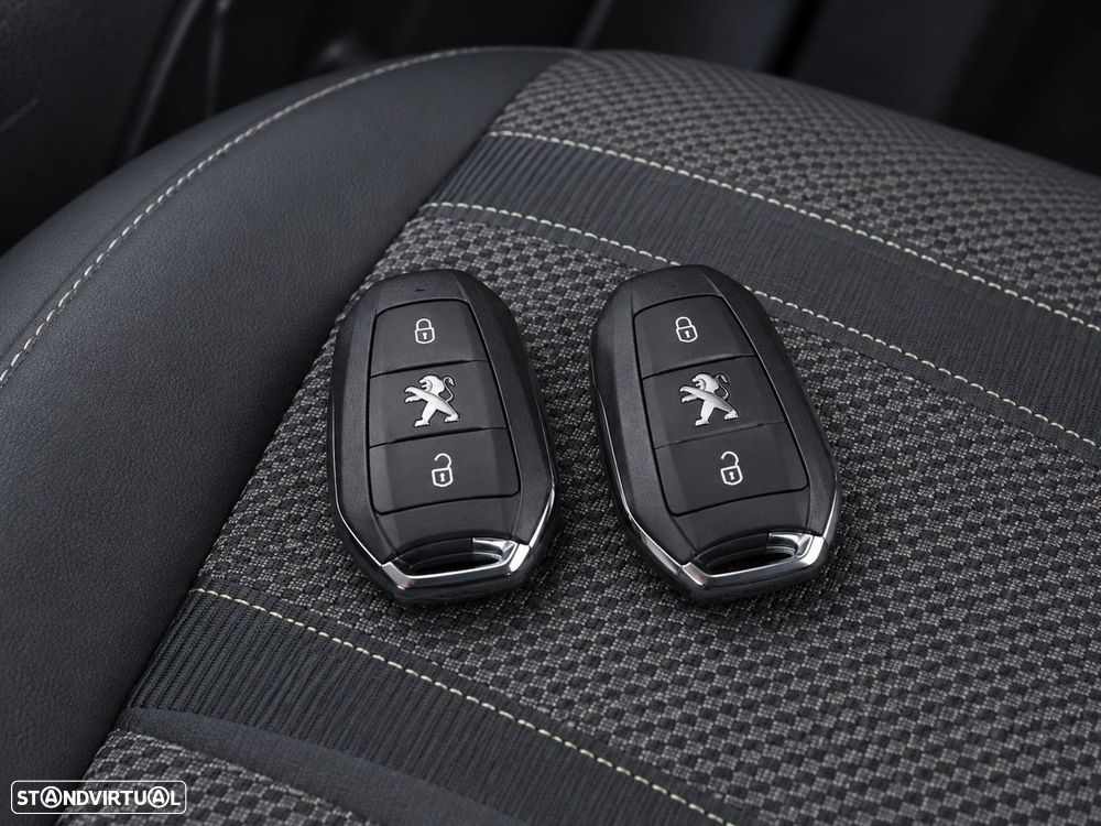 Peugeot e-2008 54 kWh GT - 20
