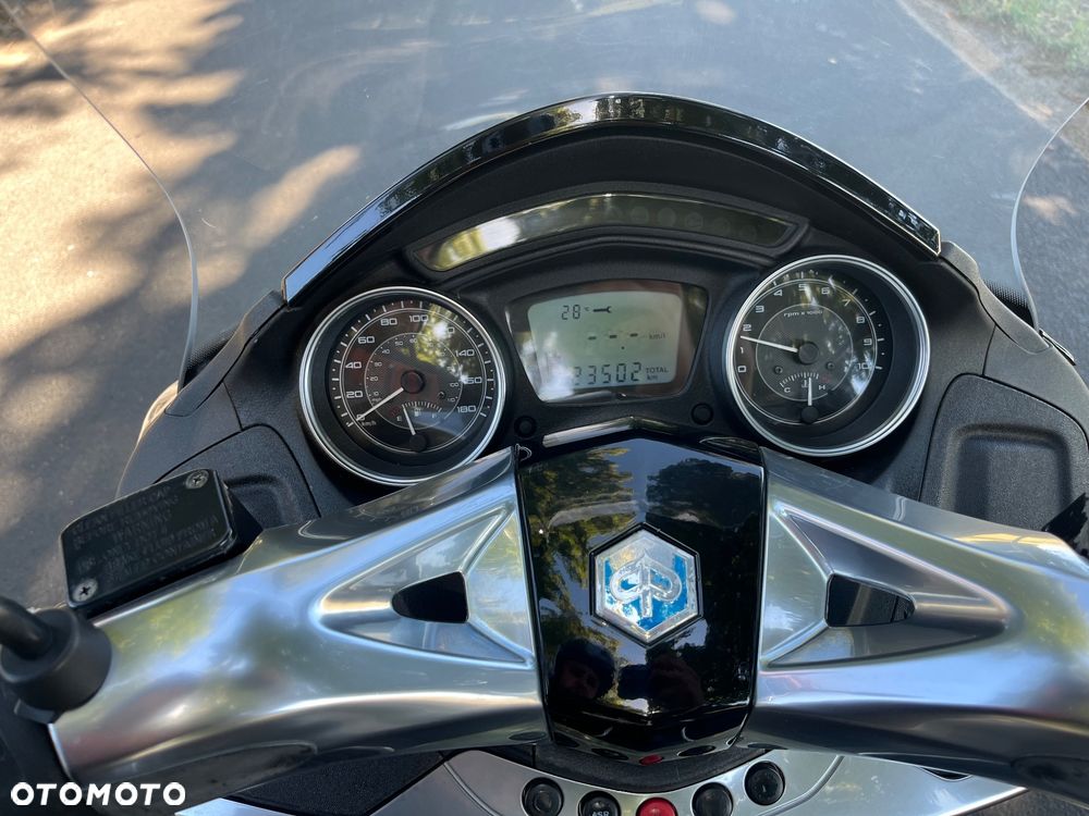 Piaggio X10 - 7