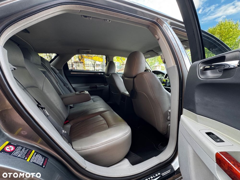 Chrysler 300C 3.0 V6 CRD - 25