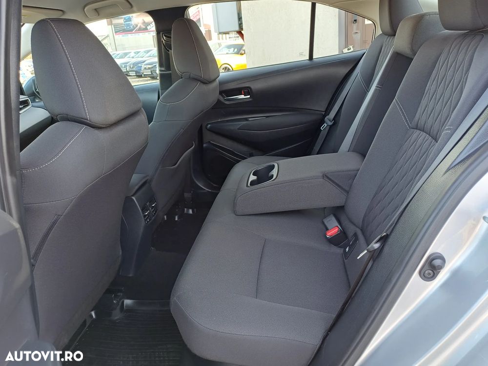 Toyota Corolla 1.8 HSD Business - 12