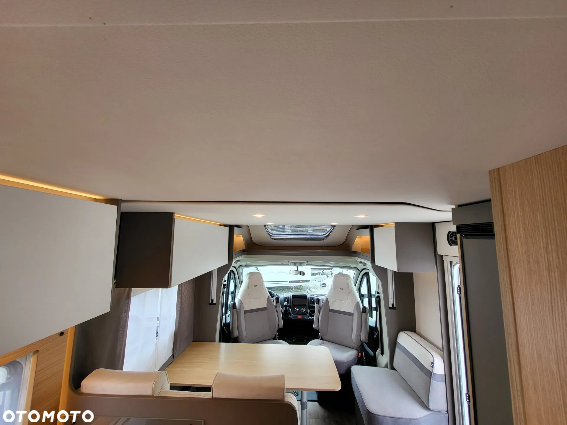 LMC Tourer Lift H730G - Kampery 4-osobowy - 21