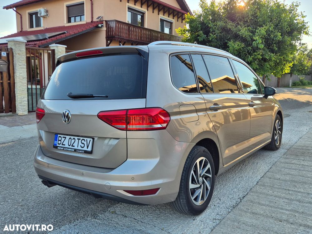 Volkswagen Touran - 3