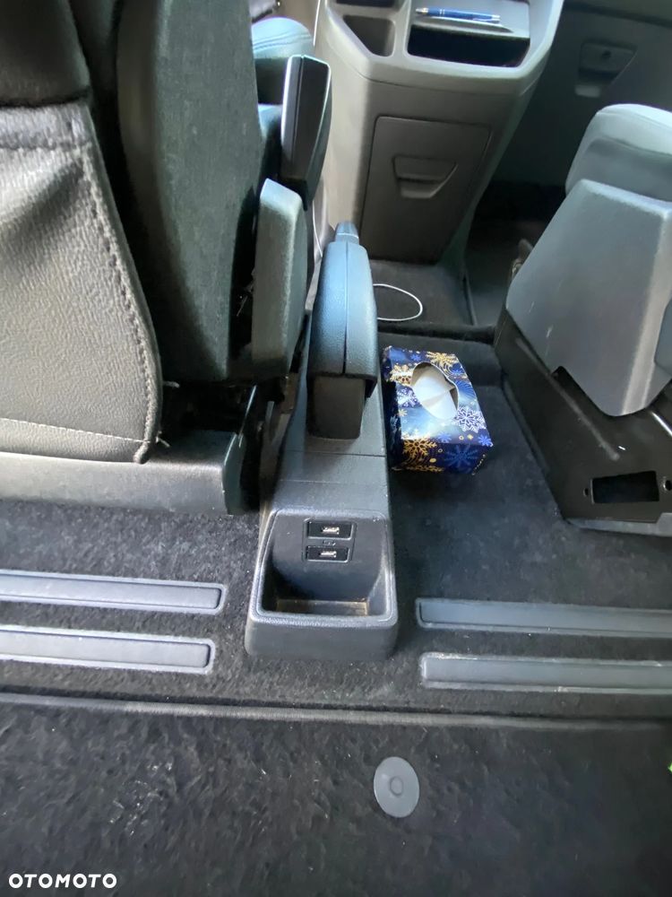 Ford Tourneo Custom - 20