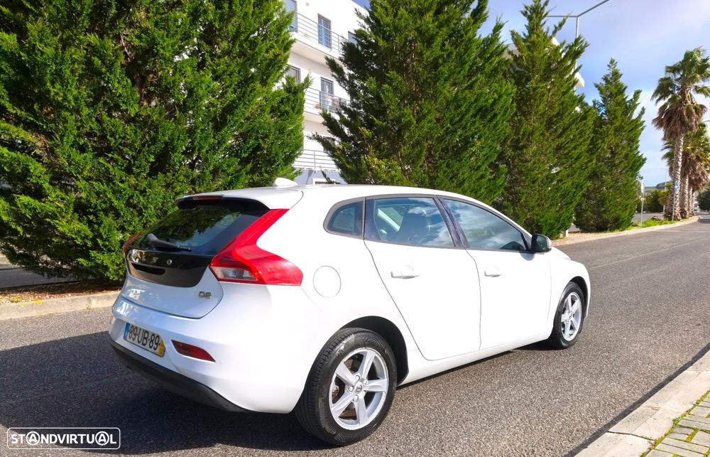Volvo V40 2.0 D2 Momentum Eco - 5