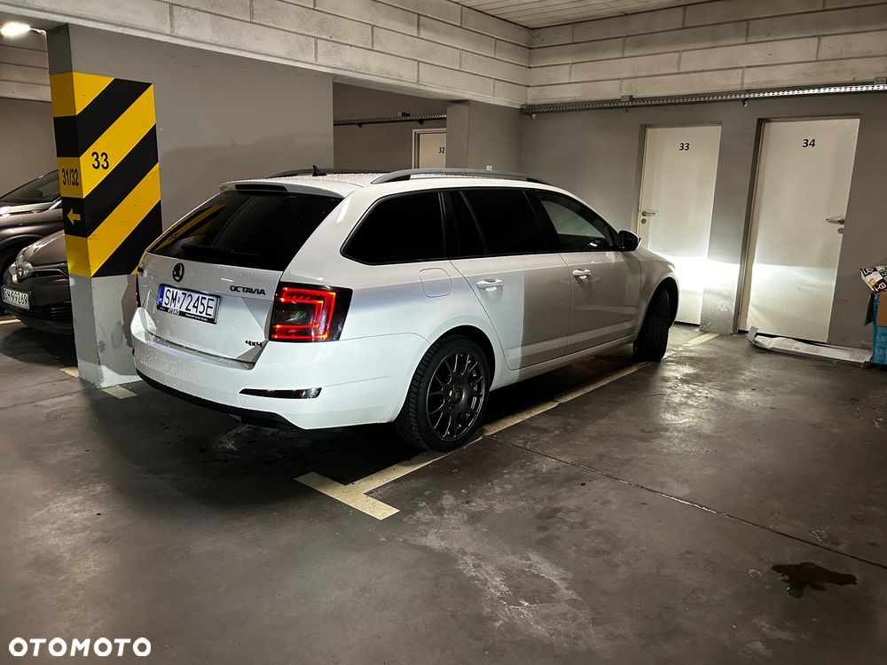 Skoda Octavia 2.0 TDI 4x4 Elegance DSG - 3