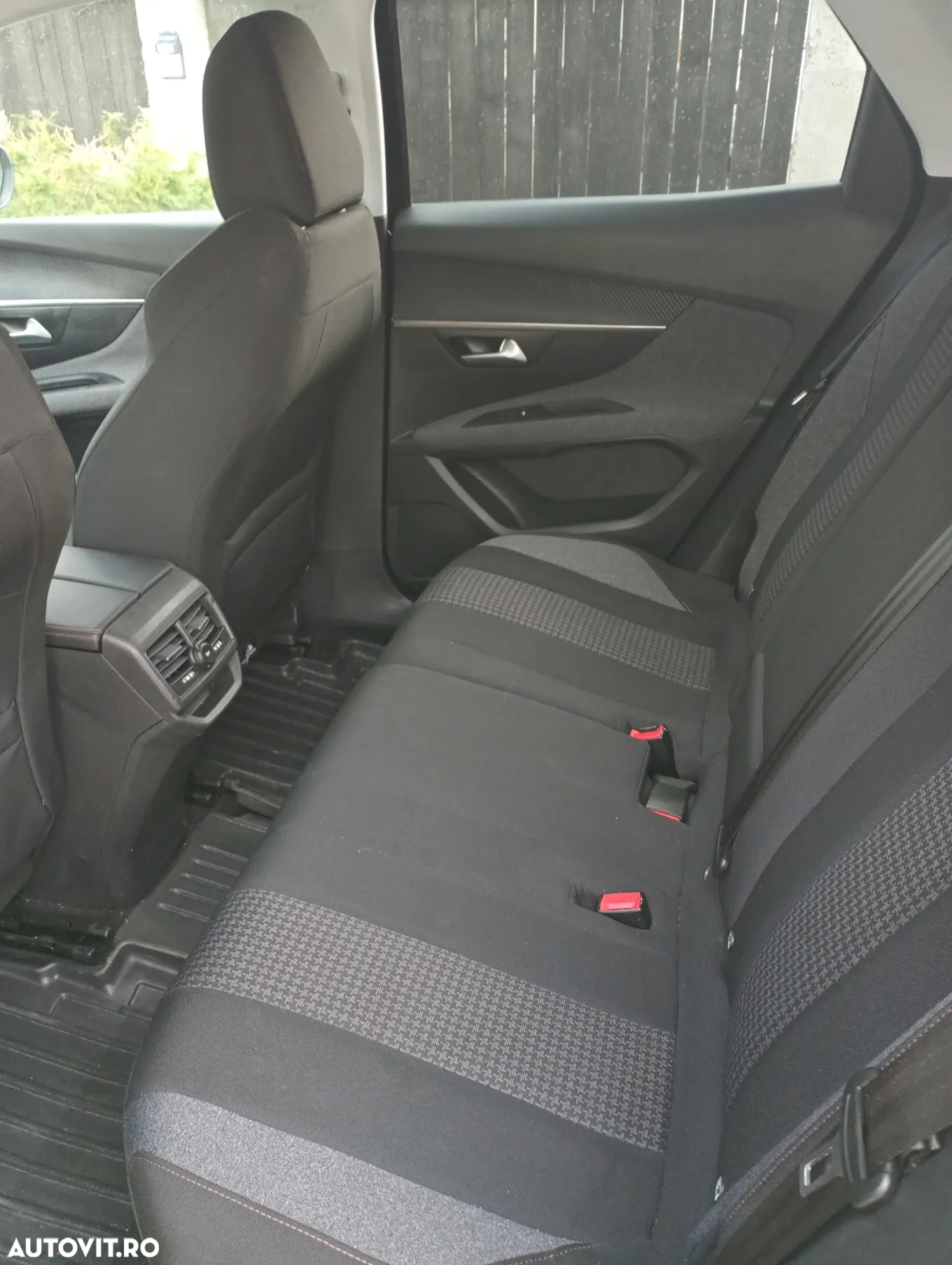 Peugeot 3008 1.2 PureTech 130 EAT8 Active Pack - 19