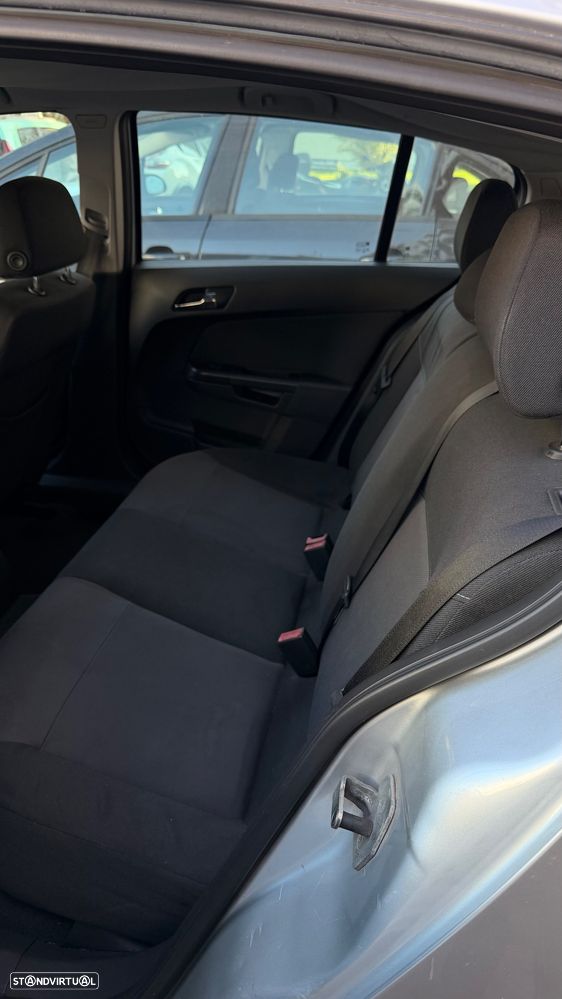 Opel Astra 1.3 CDTi Enjoy EcoFLEX - 4